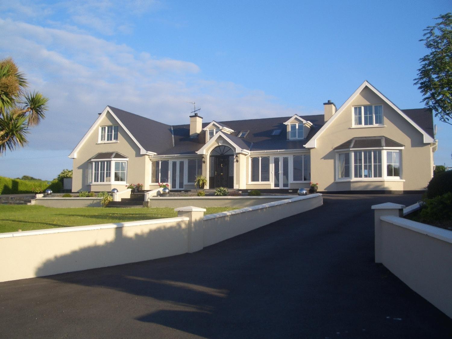 Rivermount House Кинсейл Екстериор снимка
