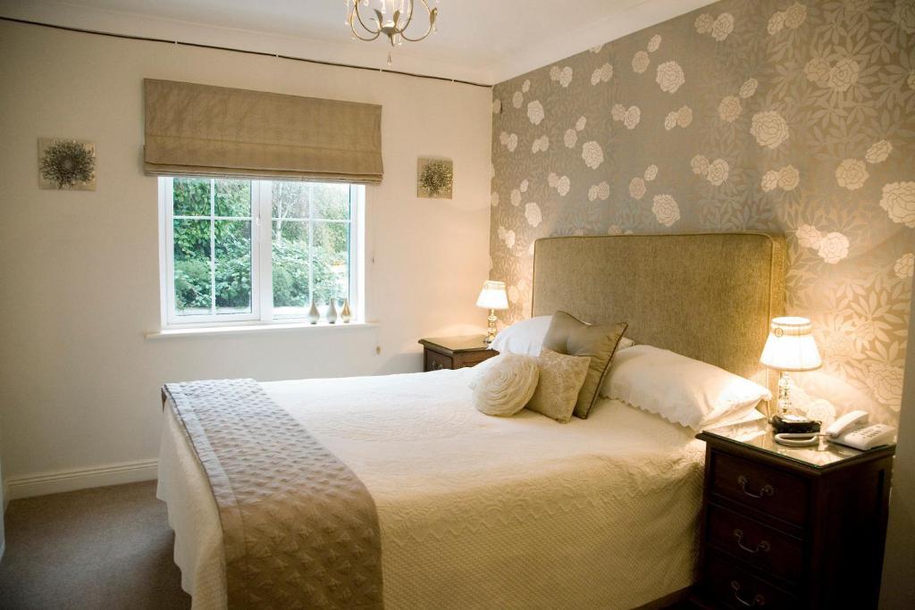 Rivermount House Кинсейл Екстериор снимка